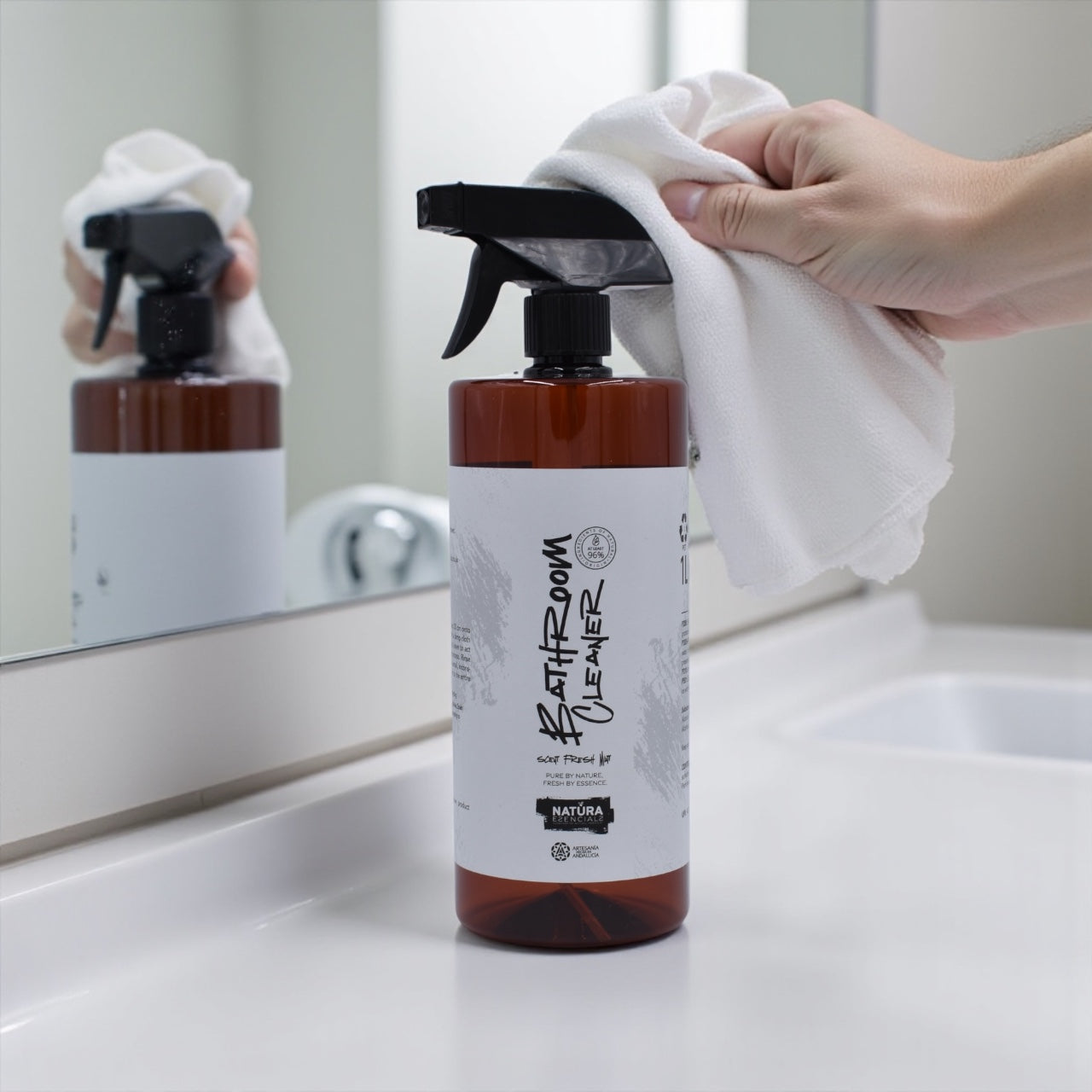 Natura Esencials Bathroom Cleaner